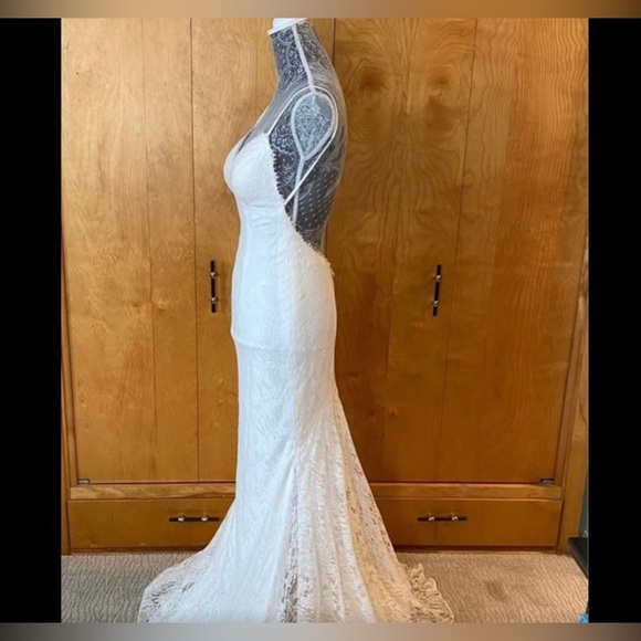 David’s Bridal Backless Lace Wedding Dress Boho Ivory - Picture 3 of 7